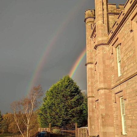 Langhouse Castle Bed And Breakfast Inverkip Eksteriør billede