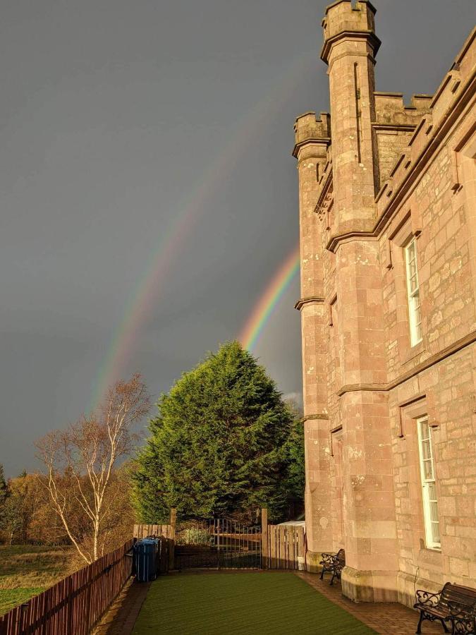 Langhouse Castle Bed And Breakfast Inverkip Eksteriør billede