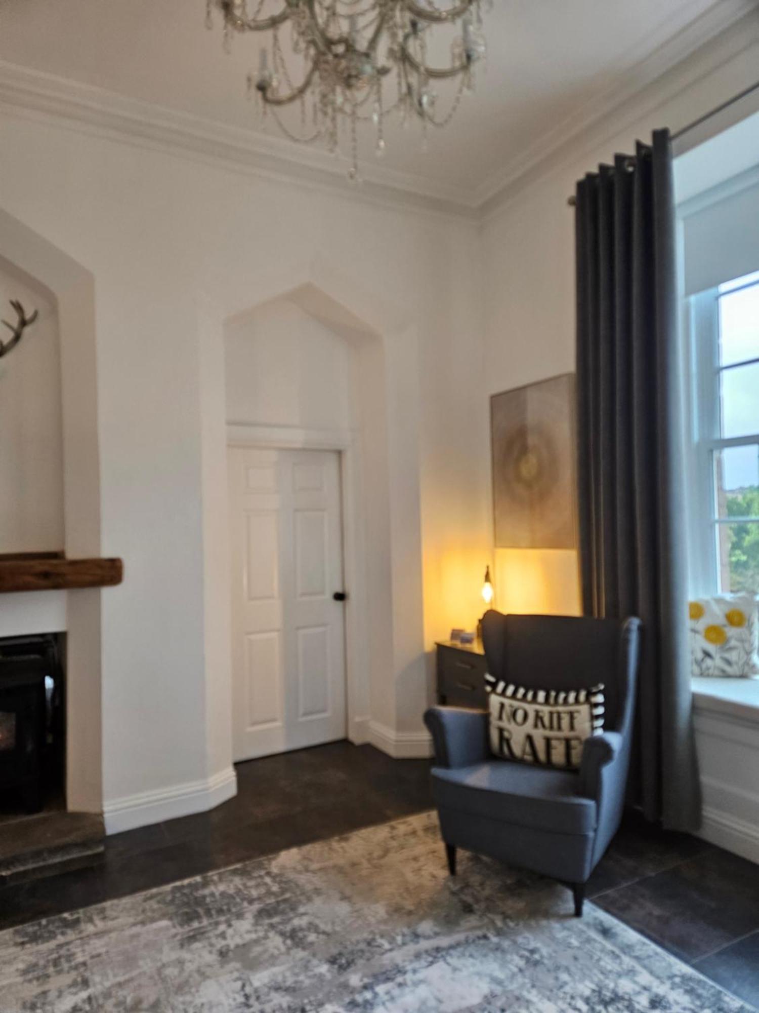 Langhouse Castle Bed And Breakfast Inverkip Eksteriør billede